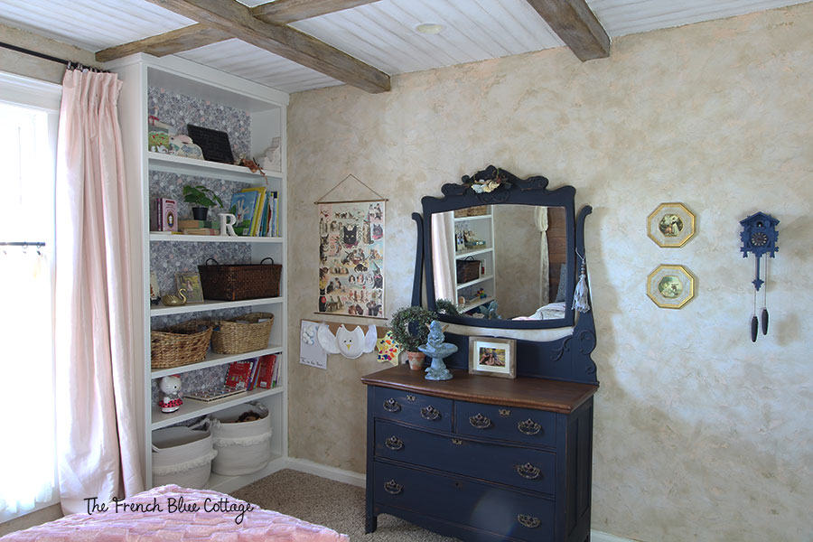 French country bedroom for a little girl: before and after.