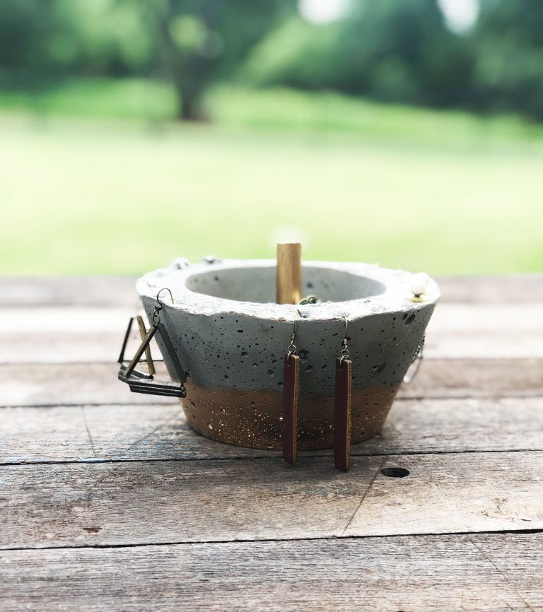 DIY Concrete Craft: How to Make a Jewelry Bowl