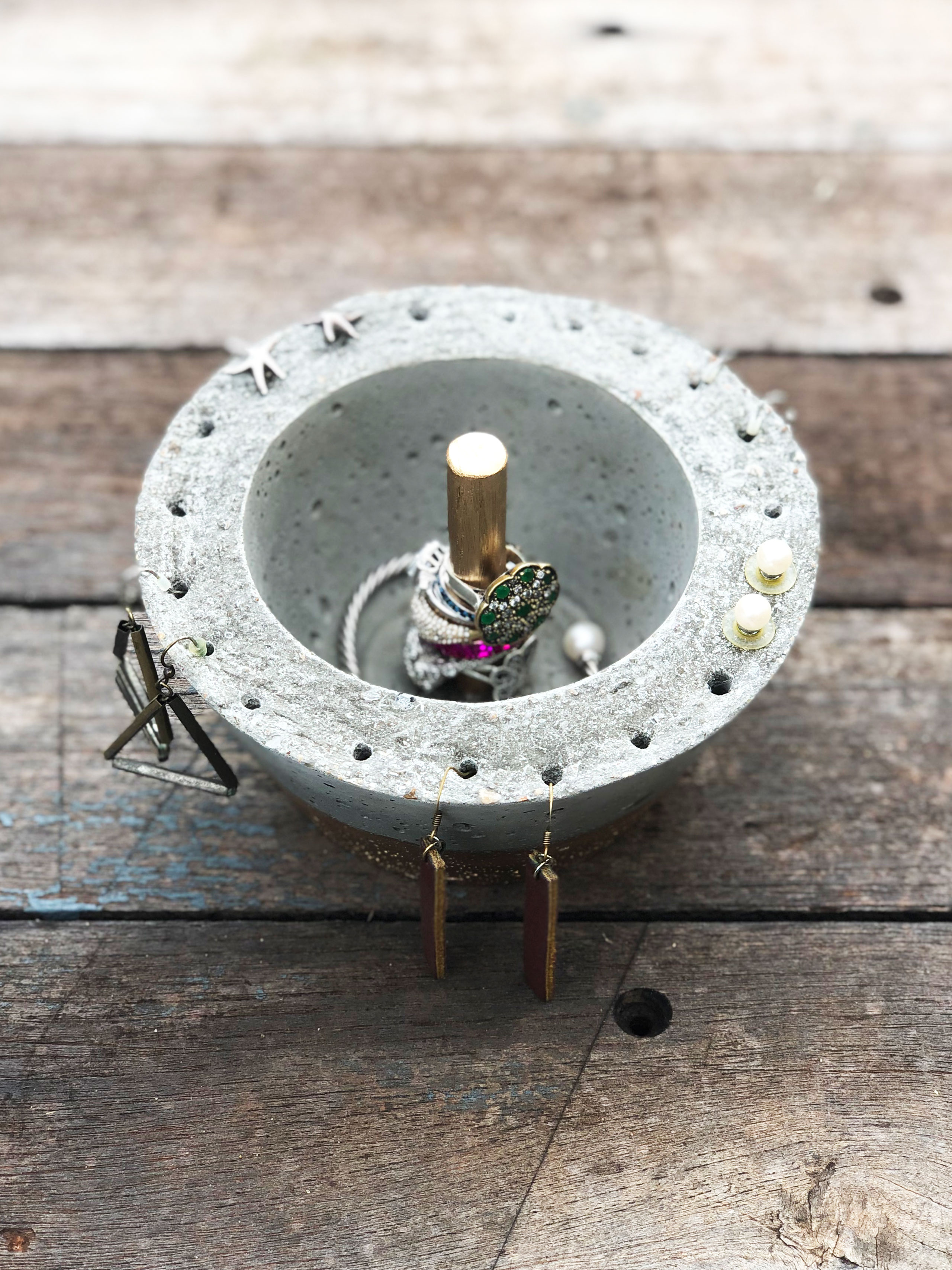 diy concrete bowl with ring holder in the center