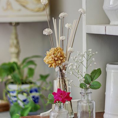 How to Make a Flower Reed Diffuser (easily)